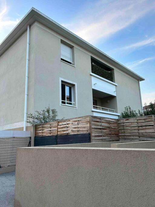 Appartement Avec Terrasse Et Box Entre Plages Et Nature Marseilles Exterior foto