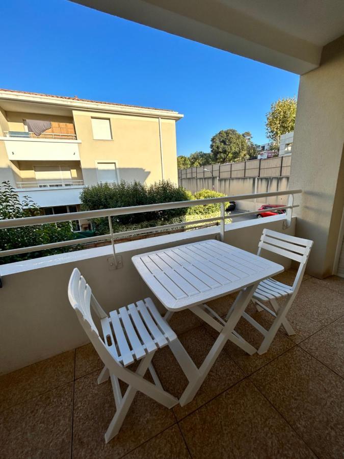 Appartement Avec Terrasse Et Box Entre Plages Et Nature Marseilles Exterior foto